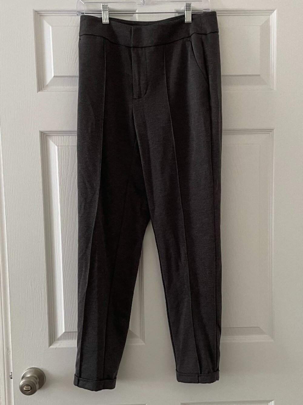 Nine West Tapered Fit Grey / Black Dress Pants Size 6 good condition